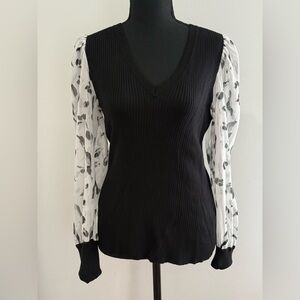 DKNY L Black and White Women's V Neck with Sheath/Metallic  Sleeves 766